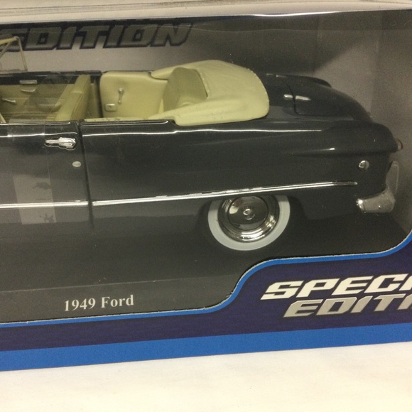 1949 Maisto Ford Convertible Blue Gray Special Edition 1:18 Die Cast Car NIB - Picture 4 of 10